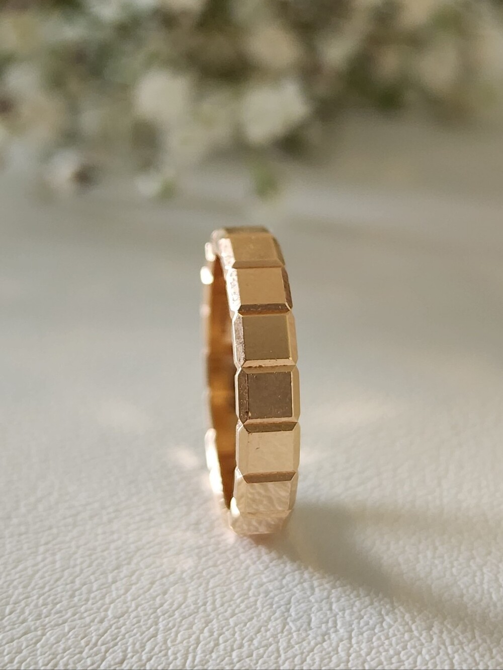 $2,300- Chopard 18k YG Ice Cube Gold Ring